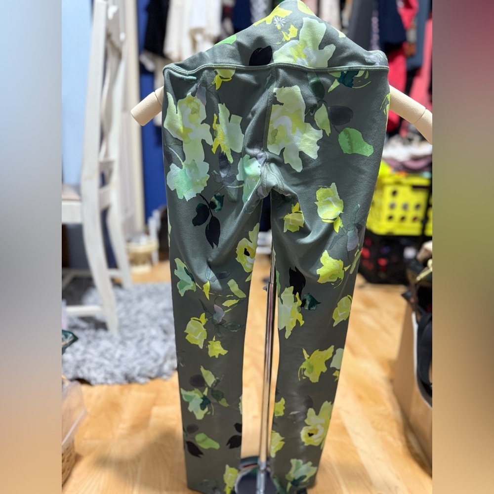 Athleta Green and Yellow Leggings for Active Comfort - Picture 3 of 13